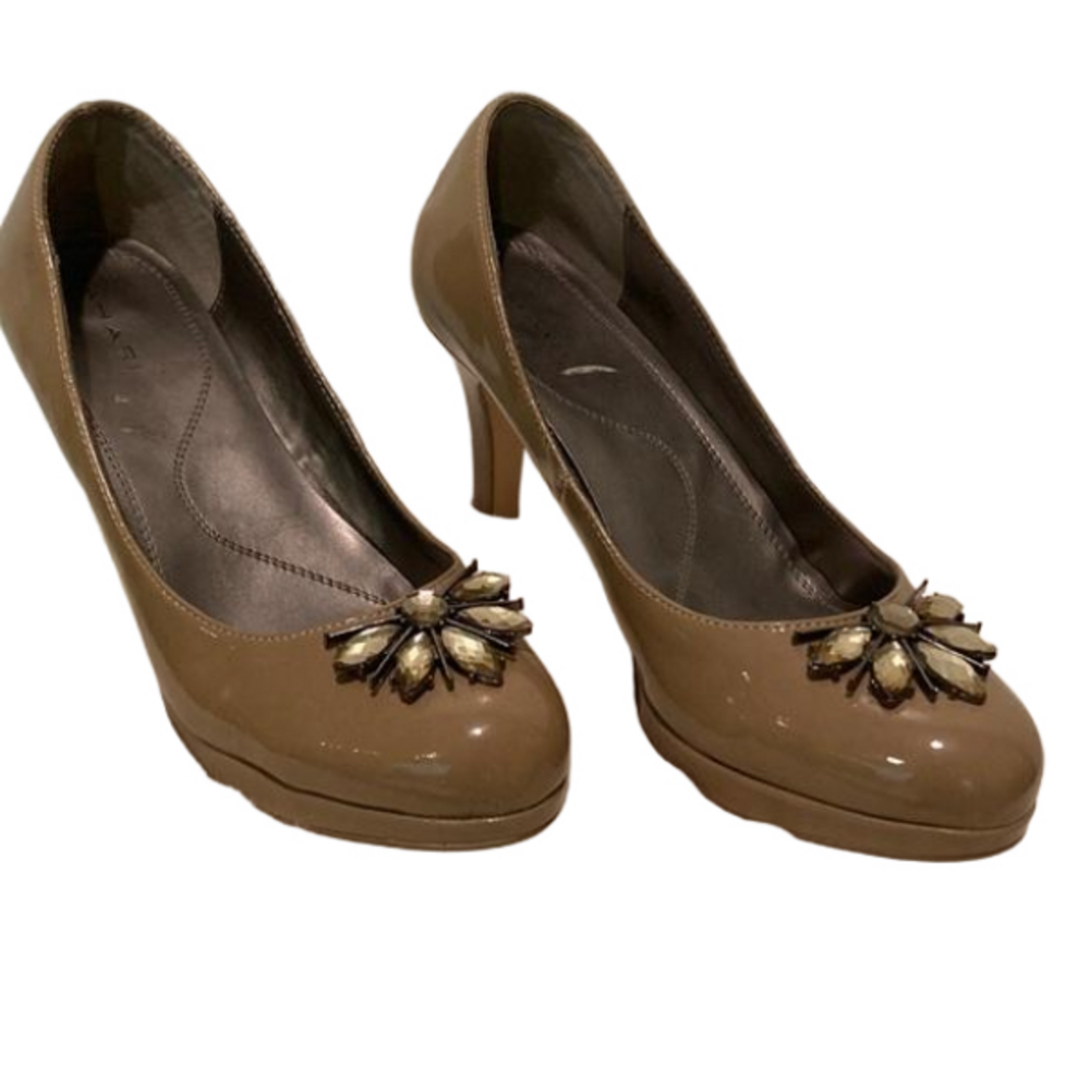 Tahari Patent Leather Jewel Accent Platform Heels Size 8.5